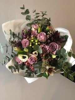 Väljapeetud klassika by Studio Nelk 6 lilled juubeliks