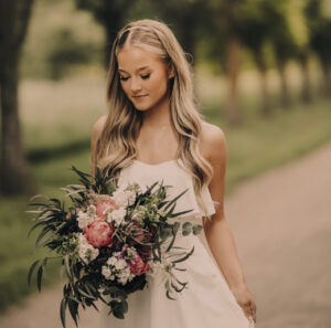 Virsikutoonis pruudikimp